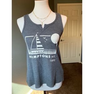 🌺Hollister Tank with Back Cutout EUC🌺